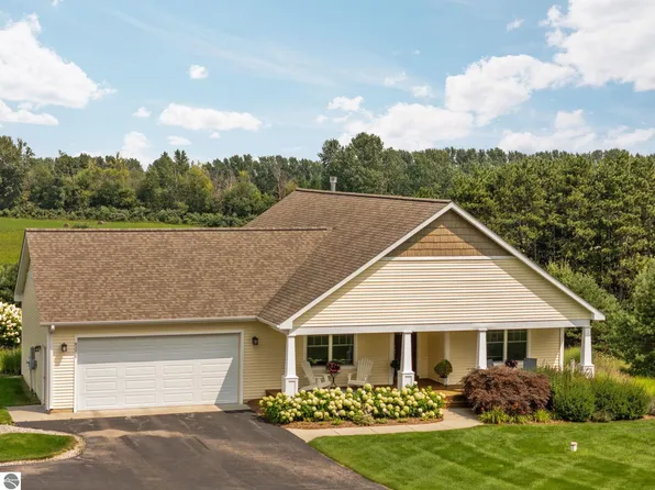 8371 Boca Vista Trl, Traverse City, MI 49684