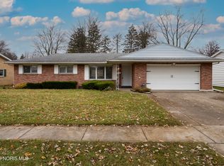 1073 Westbrook Dr, Perrysburg, OH 43551