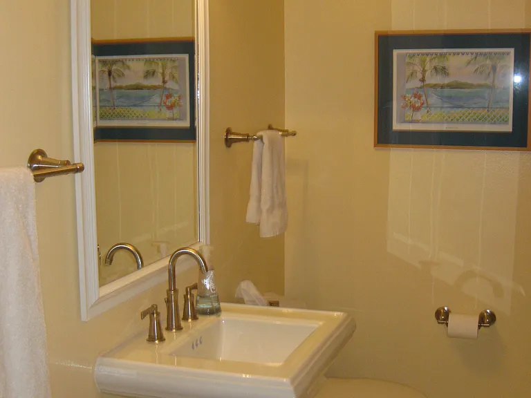 Jack & Jill connected 2 private bathrooms with an enclosed shower in the middle.