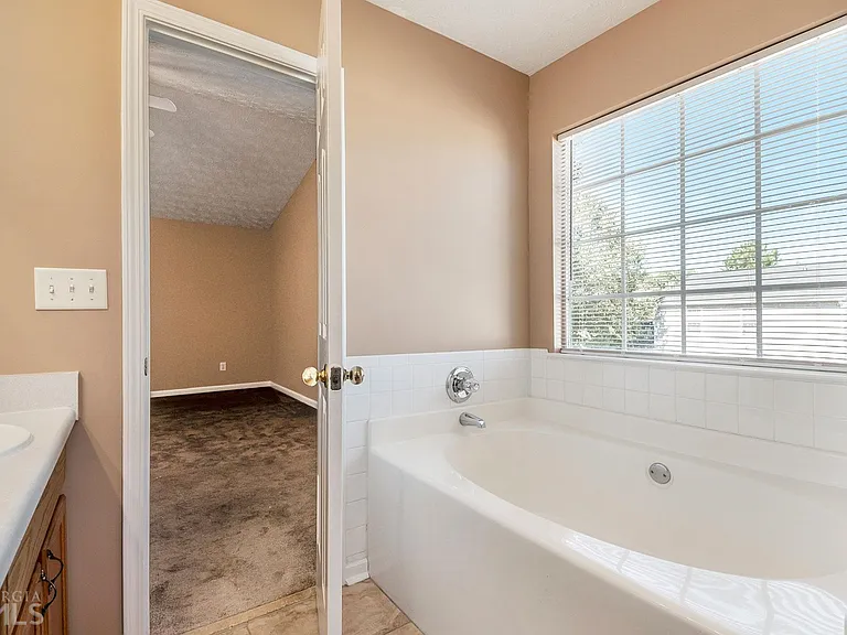 4313 Catalpa Ct — Photo 18