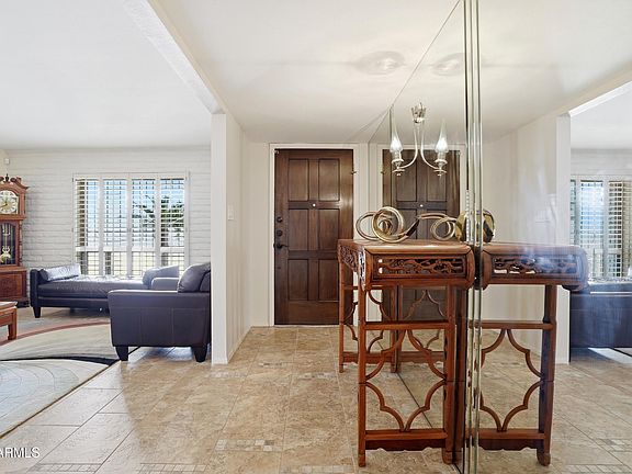 5th image of 2206 E NICOLET Avenue