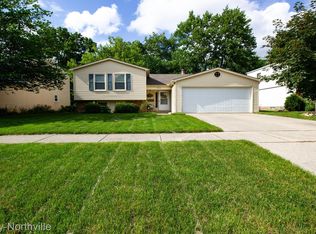 41836 Cherry Hill Rd, Novi, MI 48375