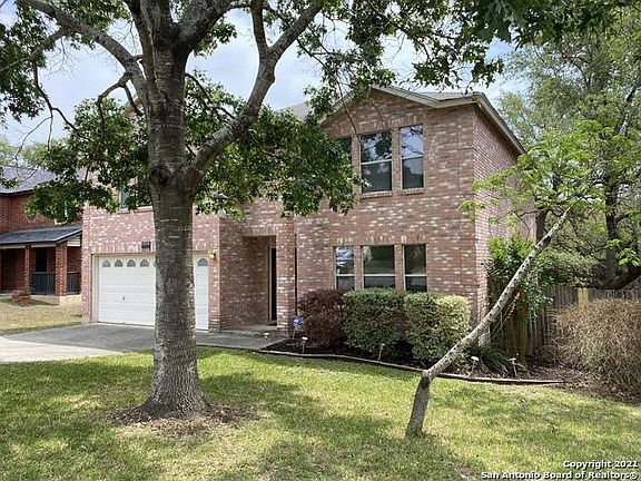 3rd image of 15718 Walnut Creek Dr