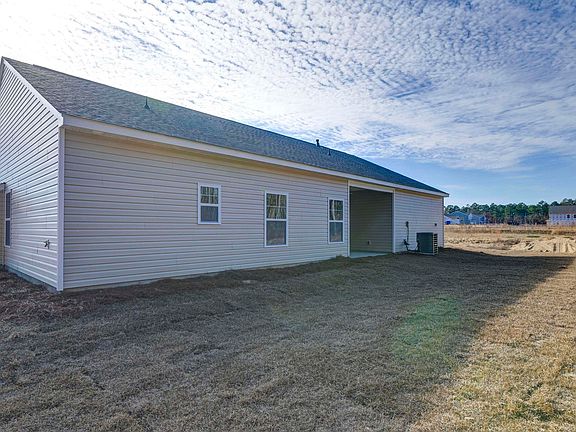 3rd image of 211 Raglins Way