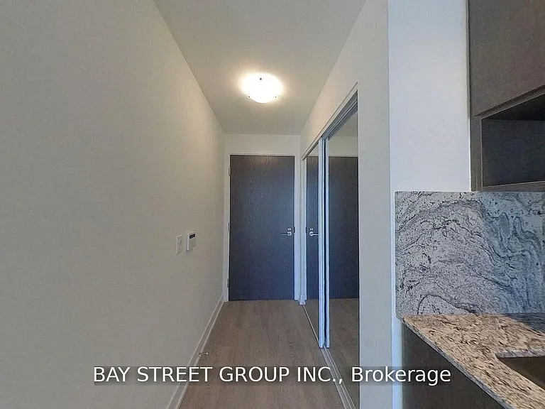 9 Mabelle Ave #2915 — Photo 6