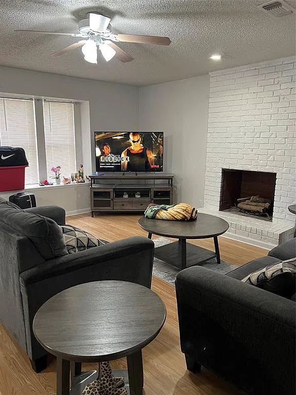 2 bed, 1157 sqft, $1,685 — Photo 3