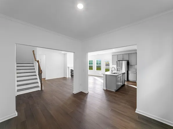 660 Morning Light Dr, Angier, NC 27501