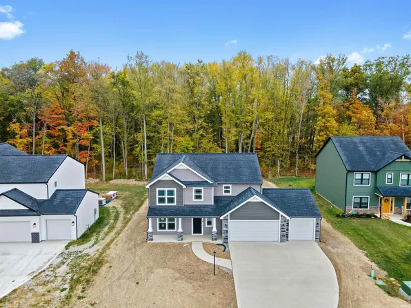 3427 Bruin Pass, Auburn, IN 46706