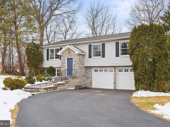 4th image of 122 Wayne Dr