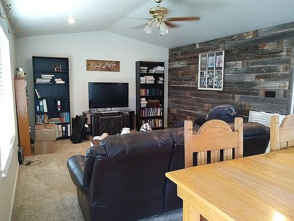 5th image of 949 N Lakeshore Dr