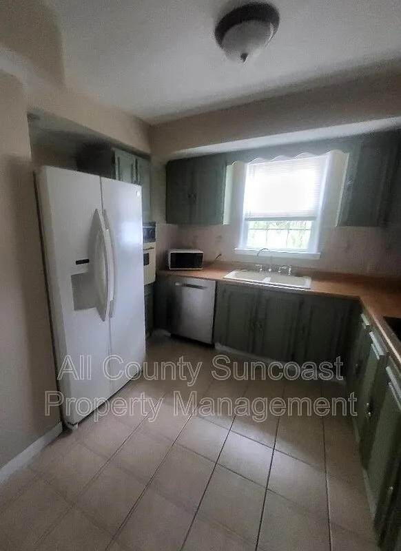 3 bed, 2.0 bath, $2,450 — Photo 3
