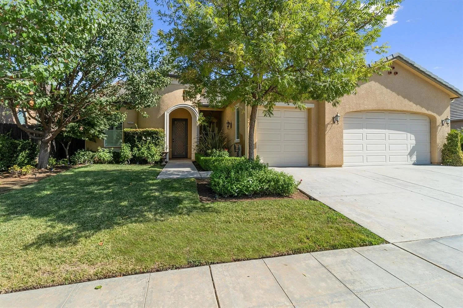 3347 Buckingham Ave photo 1