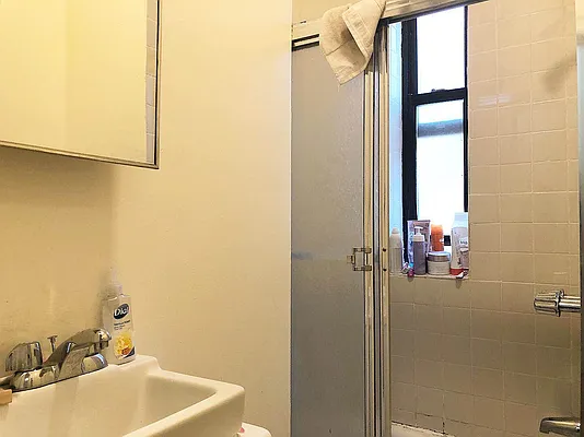 Rented by Yup Realty LLC | media 24