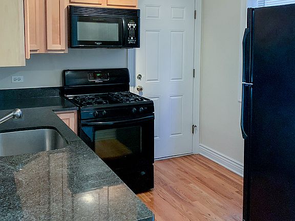 2nd image of 1210 W Waveland Ave #1214WAV1