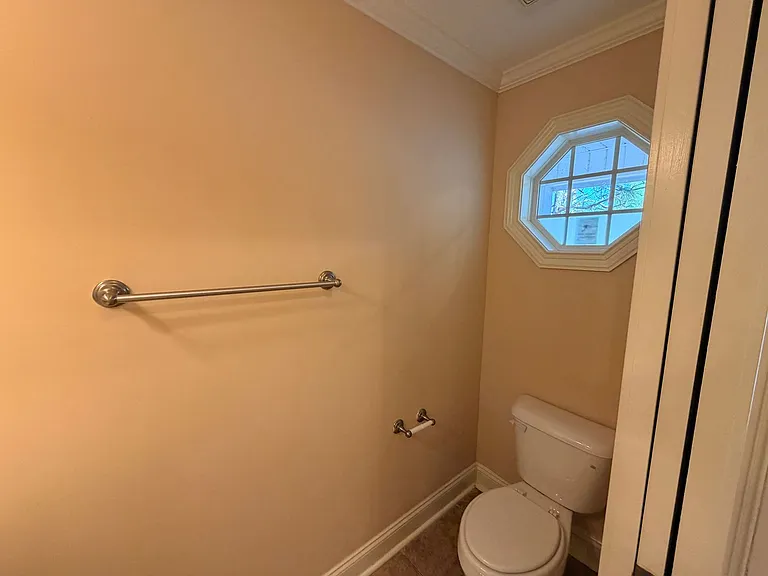 4901 Liberty Cir — Photo 4