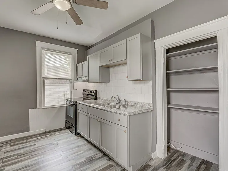 3643 W 8th St #2 — Photo 5