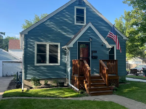1802 4th Ave N, Grand Forks, ND 58203