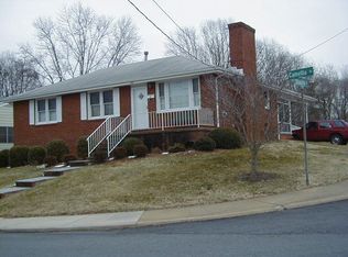 208 Camellia Dr, Charlottesville, VA 22903