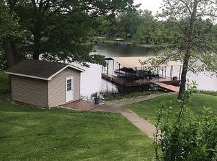 13141 N Shoreland Dr, Marion, IL 62959