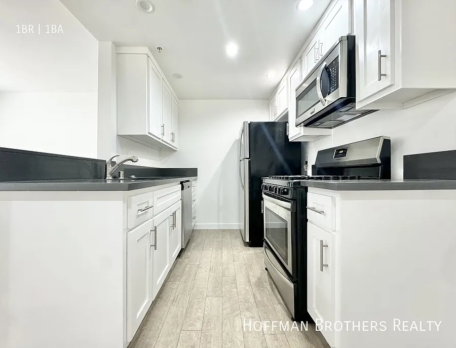 601 N Normandie Ave Los Angeles, CA 90004 — Photo 2
