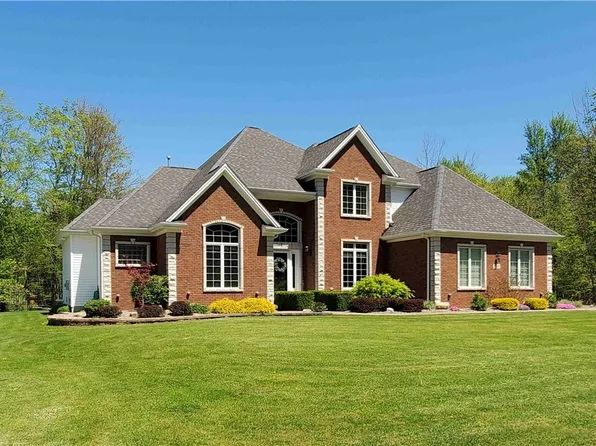 13390 Cherry Tree Ln, Alden, NY 14004