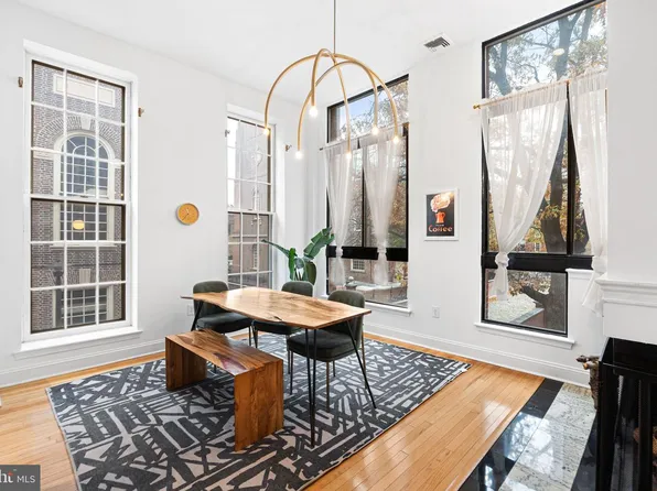 210 Church St #1J, Philadelphia, PA 19106