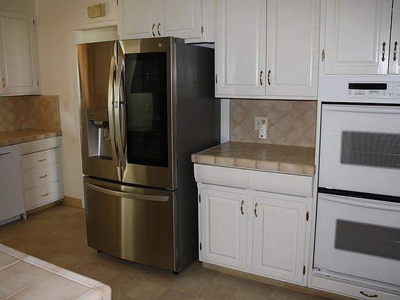 4th image of 2746 Kring Dr