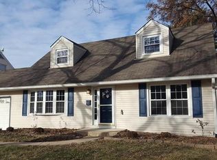 7107 Cheshire Ln, Saint Louis, MO