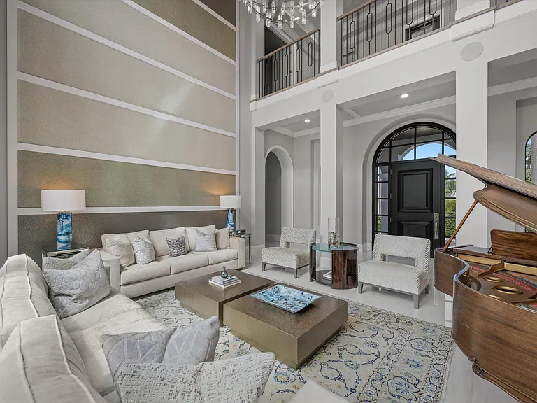 7474 NE Bay Cove Ct — Photo 32