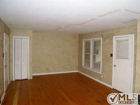 4th image of 3905 W Spurgeon St