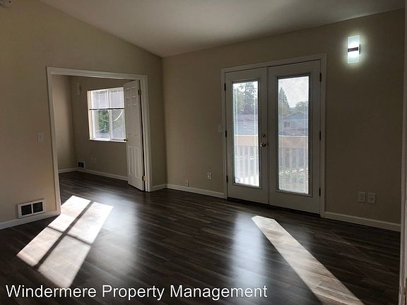 4th image of 26105 James Ln NE