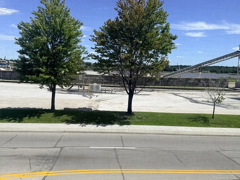 822 E River Dr #2 — Photo 16