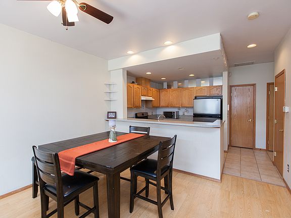 2nd image of 418 17th St SE Unit 14A