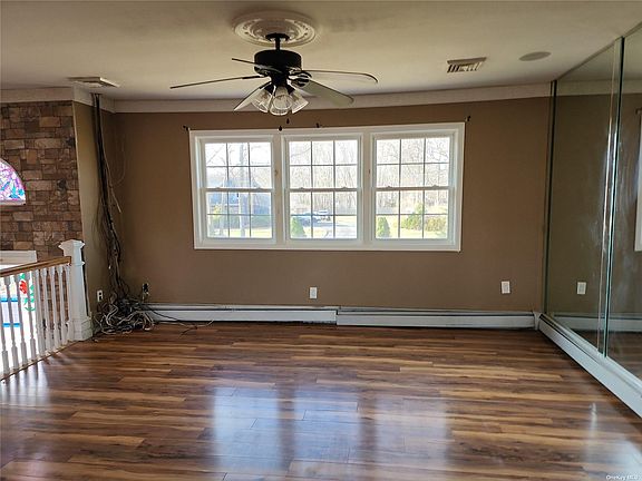 5th image of 448 Puritan Dr