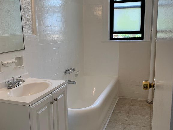2nd image of 15803 Sanford Ave APT 2E