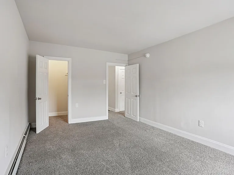 Maple Walk Apartments — Photo 22