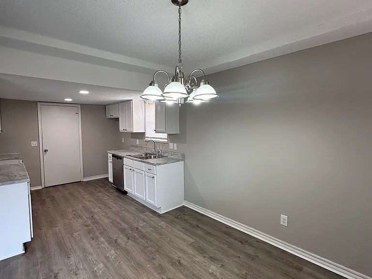 4700 Clendon Way — Photo 4