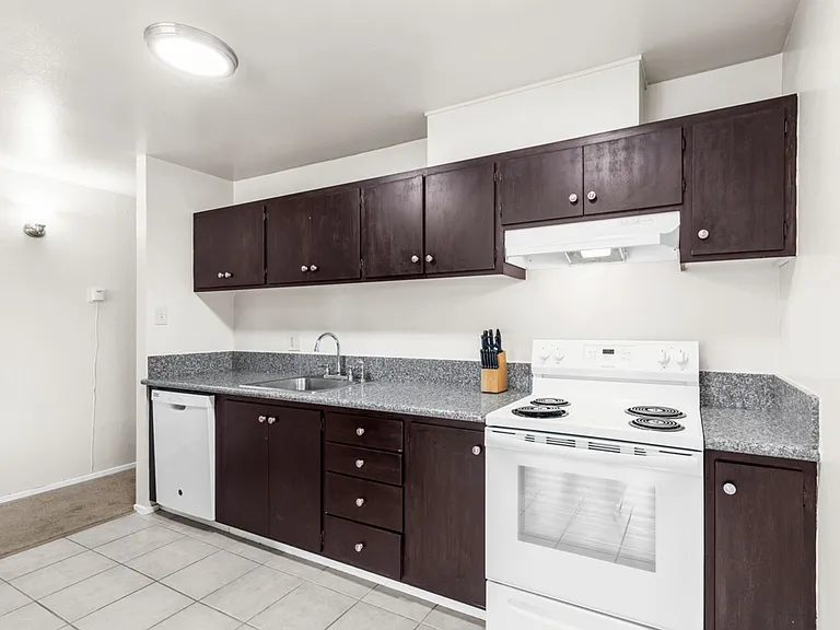 2500 Dana St — Photo 41