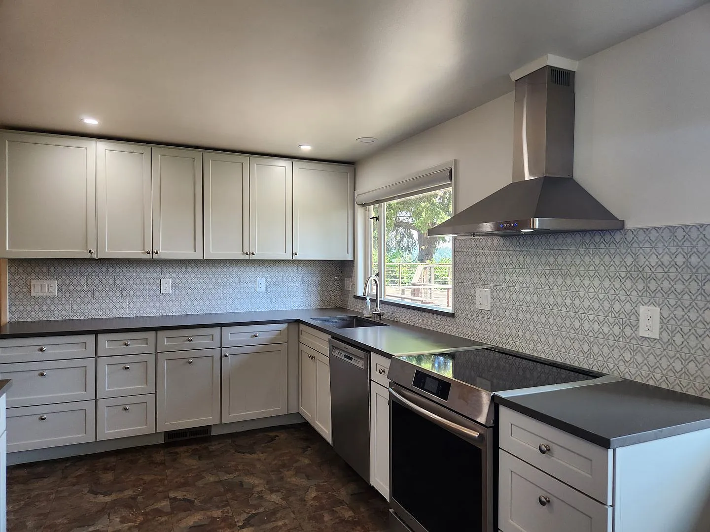 4 Bedroom 1.75 Bath Duplex Home With Views, Lake Forest Park, $4350 per/mo — Photo 2