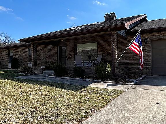 3rd image of 4455 Douglas Dr