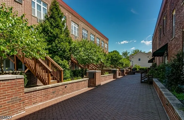519 Trinity Pl #1BS — Photo 2