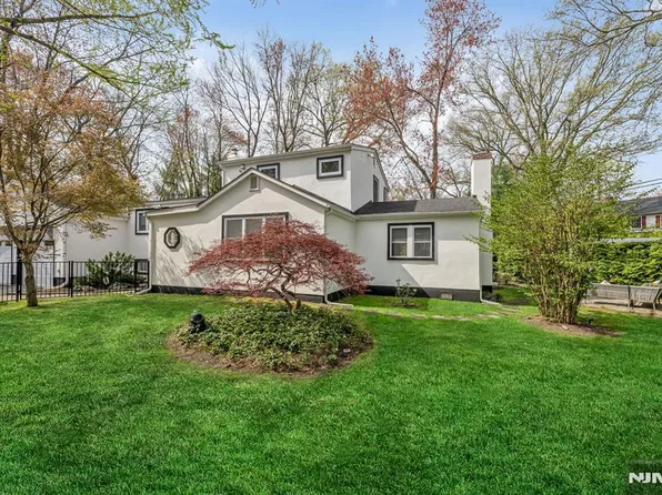 80 Harrington Ave, Closter, NJ 07624