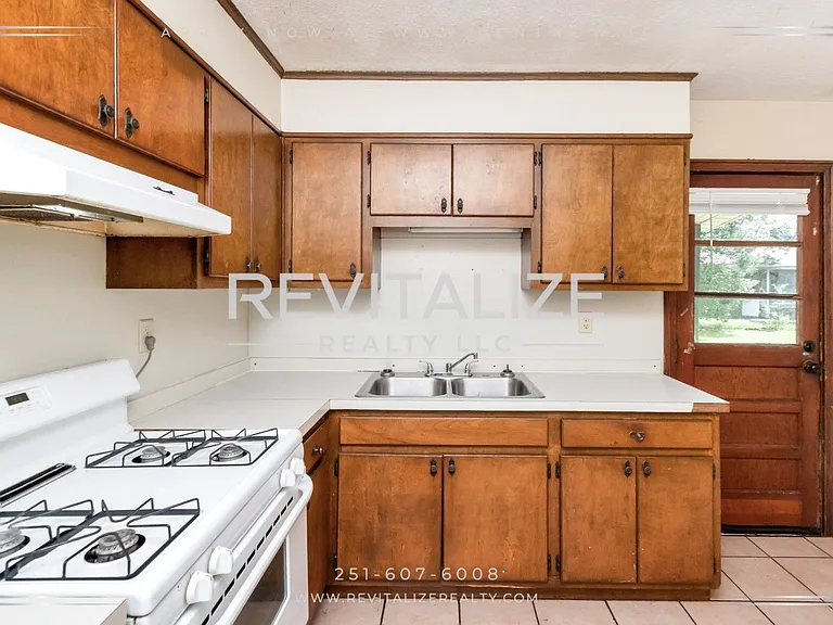 1815 Ogburn Avenue (Duplex) — Photo 13