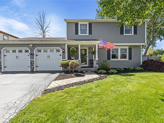 5th image of 203 Woodsong Ln