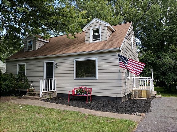 3rd image of 2458 Westside Dr