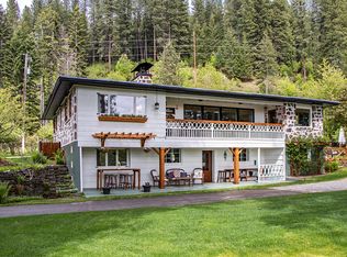 320 Cedar St, Hope, ID 83836