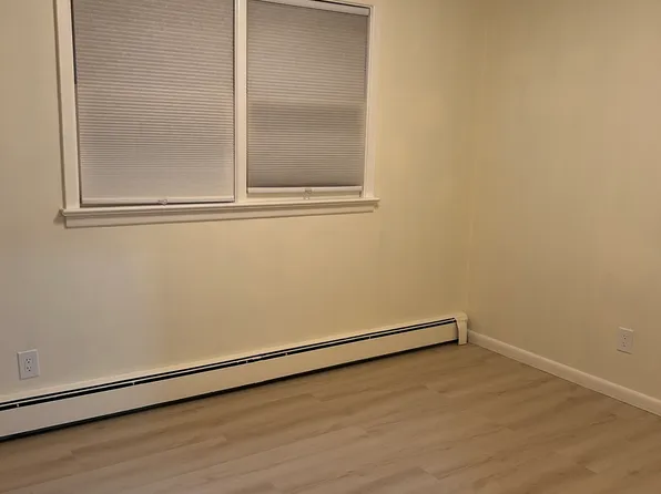 576 Avenue East image 7 of 14