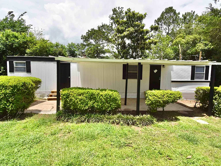 2716 Deep Forest Cir — Photo 1