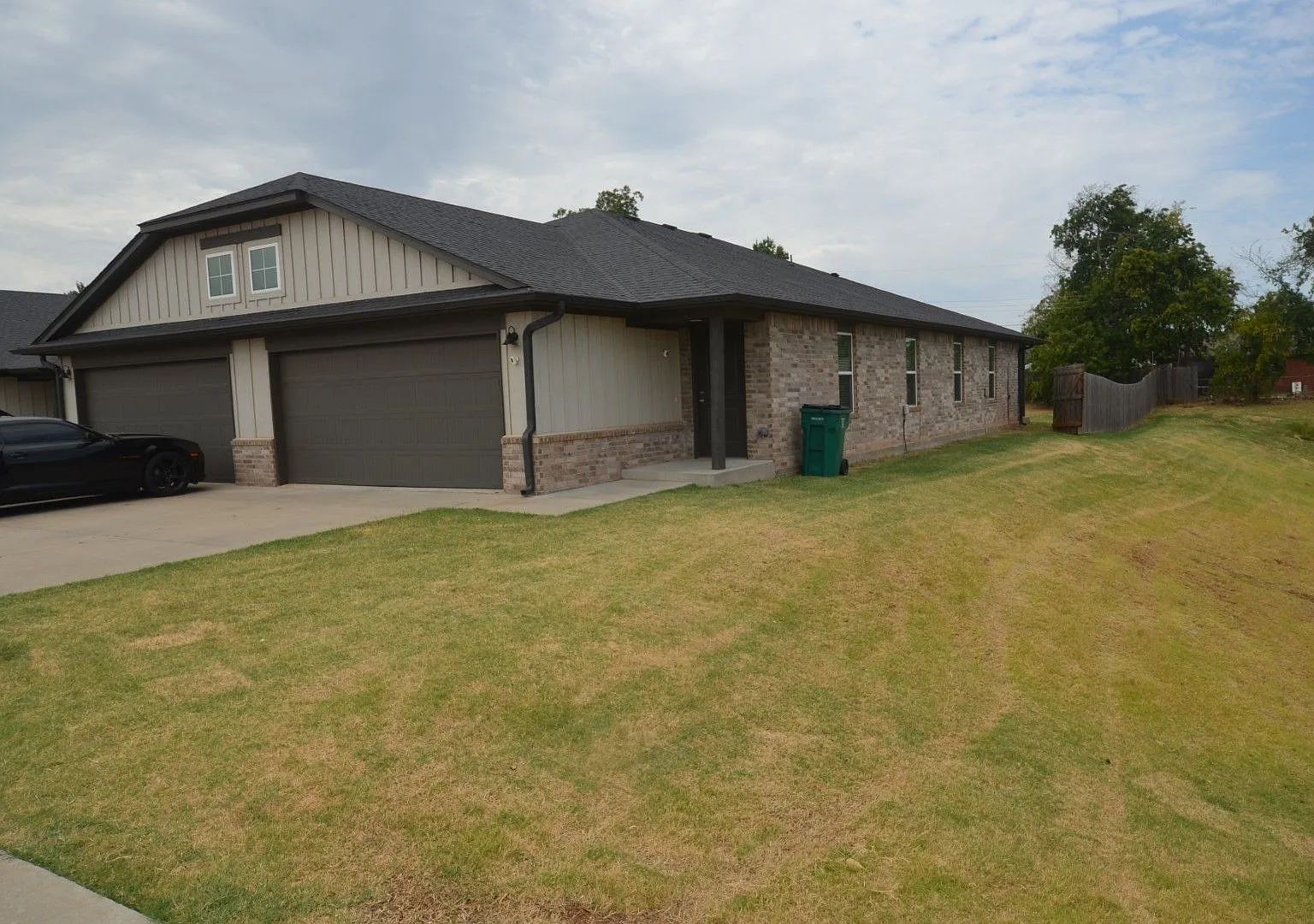 TJ 21 - 11209 11211 Howard Dr — Photo 1