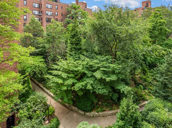 72 Park Terrace West image 3 of 15